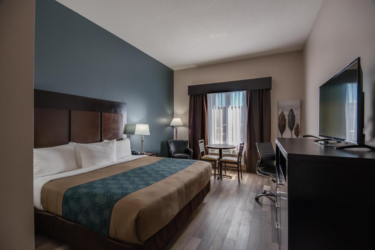 Econo Lodge Inn & Suites Saint Apollinaire Bagian luar foto